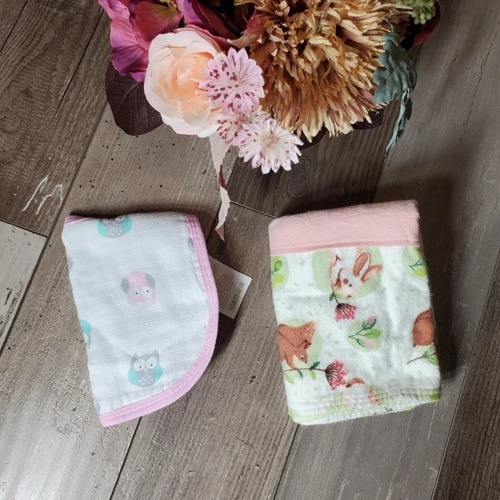 Ideal Baby Girl Pink and Green Bib and Burp Cloth Bundle 2 Pieces NWOT